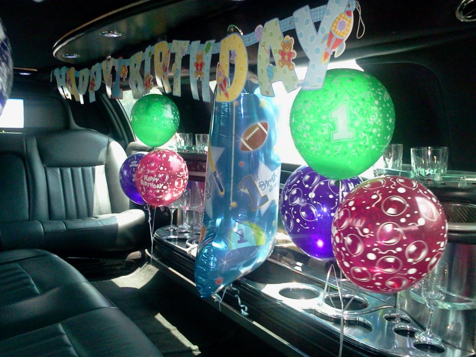 Украшение лимузина на день рождения
