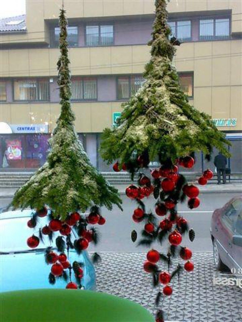 Креативная уличная елка