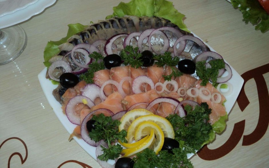 Рыбная тарелка на праздничный