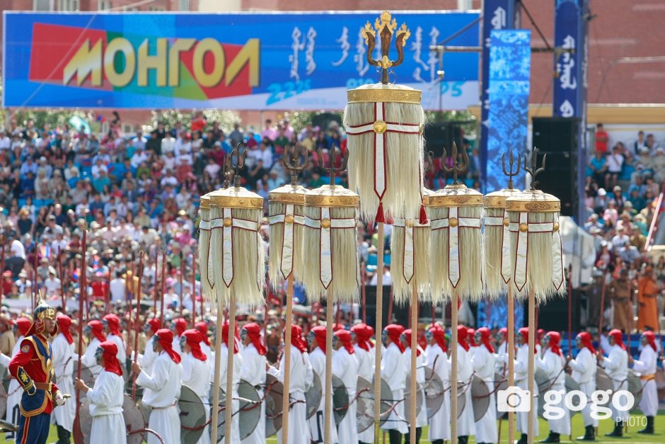 Шоу праздника наадам в г.Улан-Батора