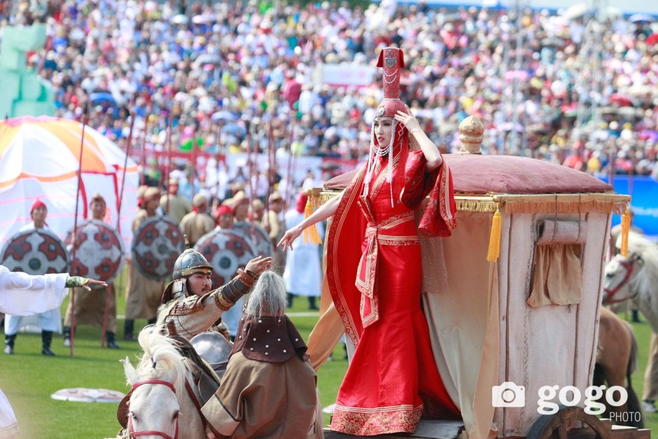 Традиции праздник Монголии наадам