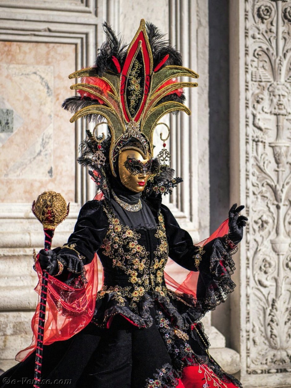 Карнавал Венеция костюмы и маски