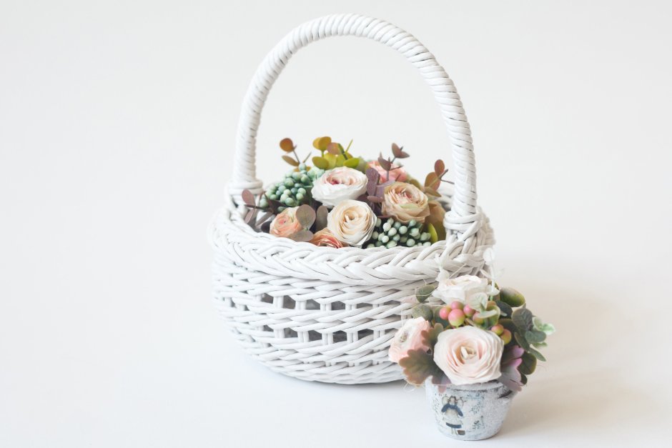 White Baskets with Flower