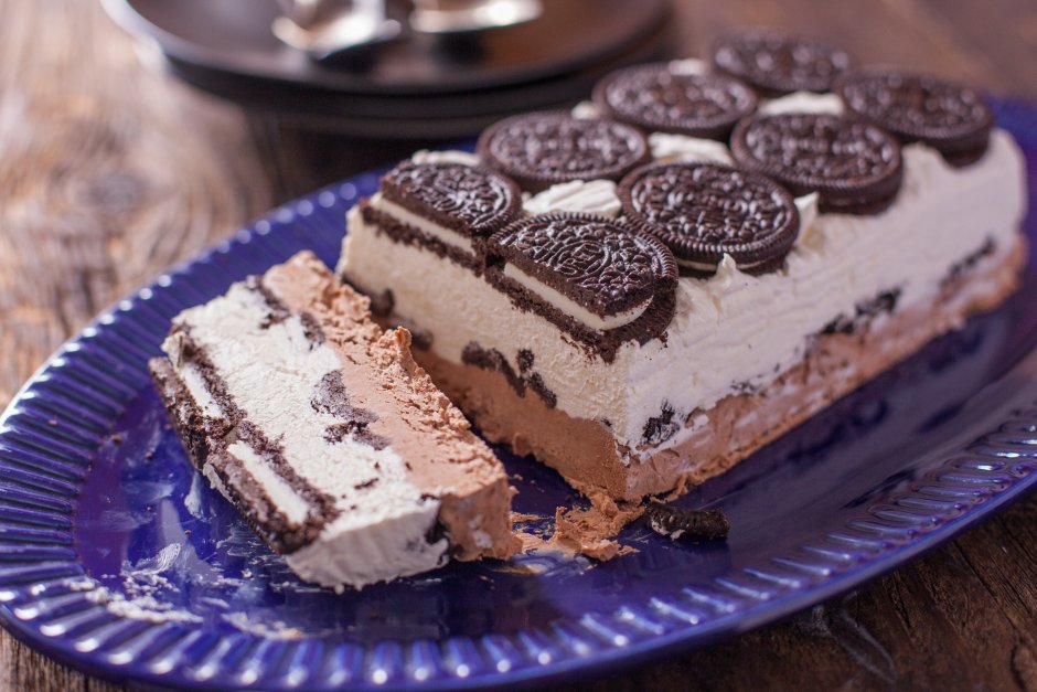 Oreo кейк кейк из знаменитого печенья, шоколада и нежного крема