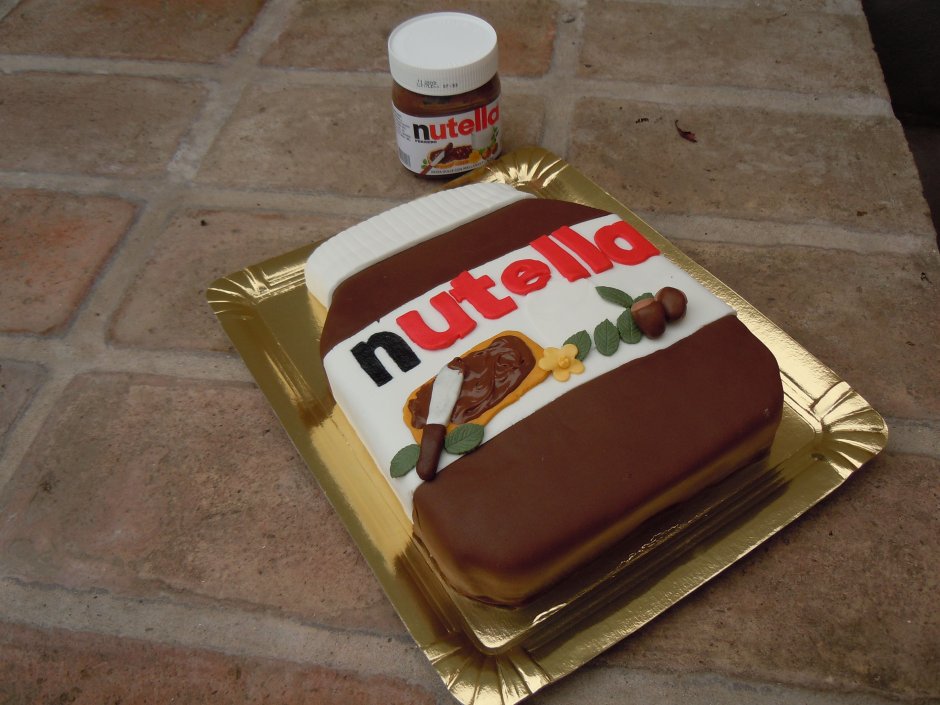 Торт в форме Нутелла