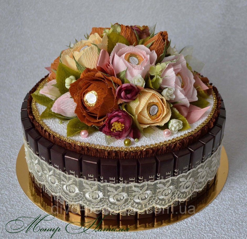 Торт из цветов и конфет