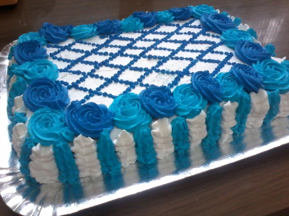 Прямоугольный торт голубой