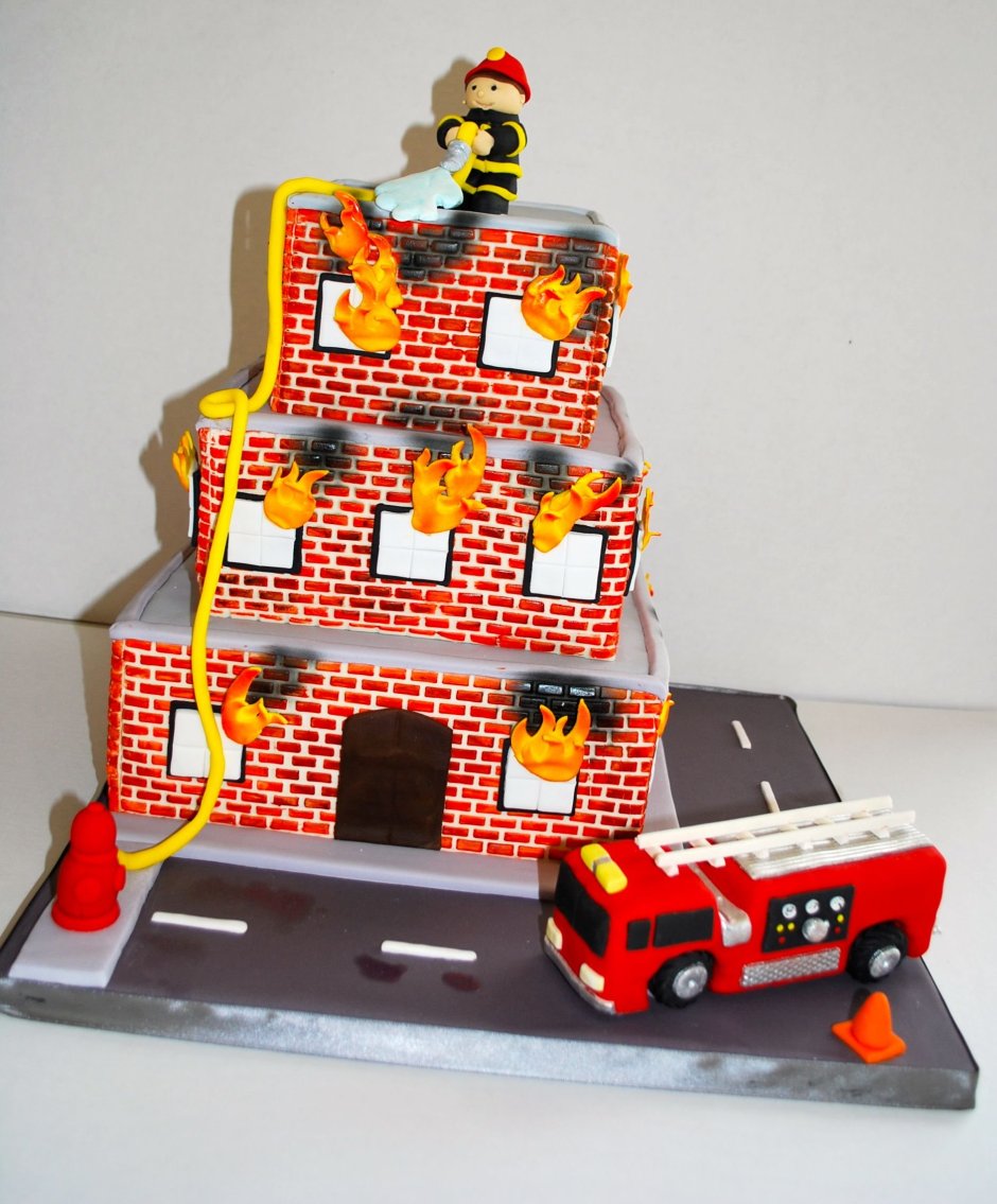 Торт в стиле пожарной машины