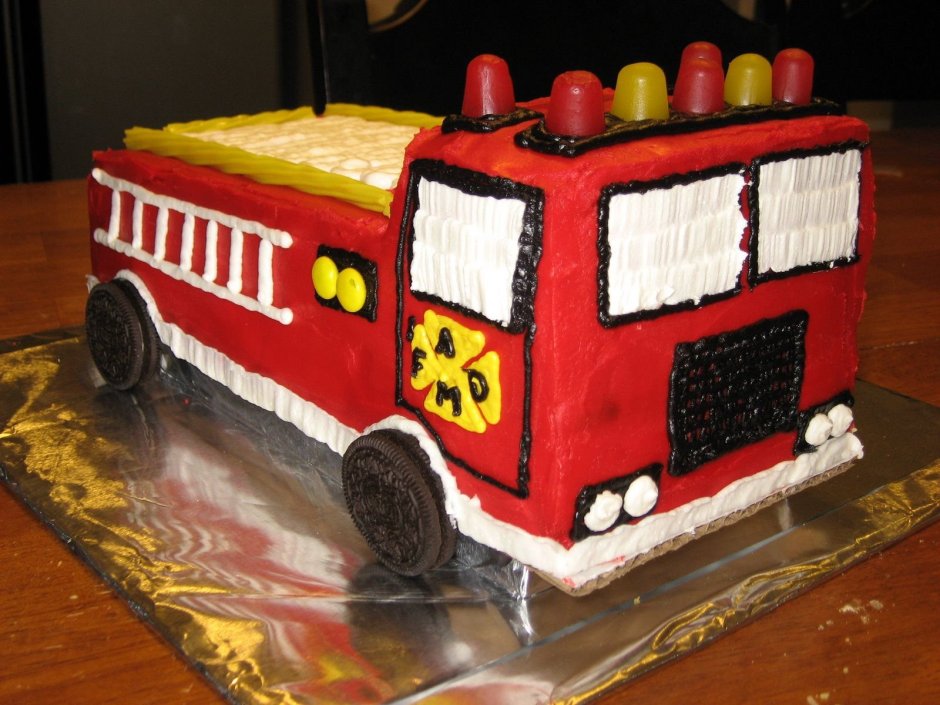 Торт пожарный Сэм с пожарной машиной