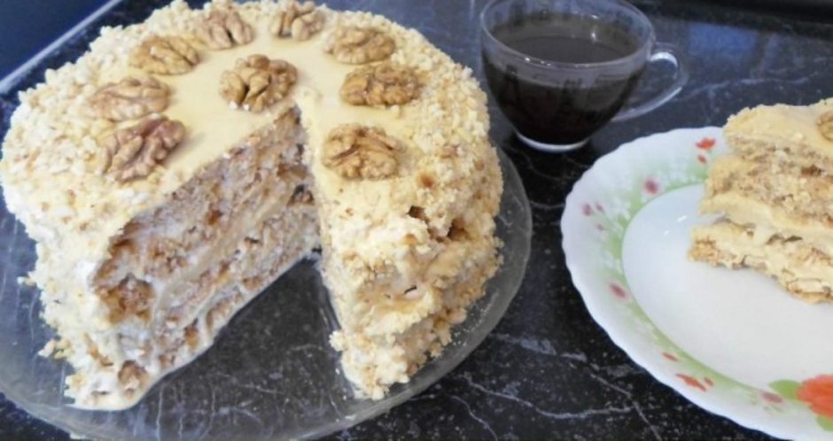 Королевский торт с безе и грецкими орехами