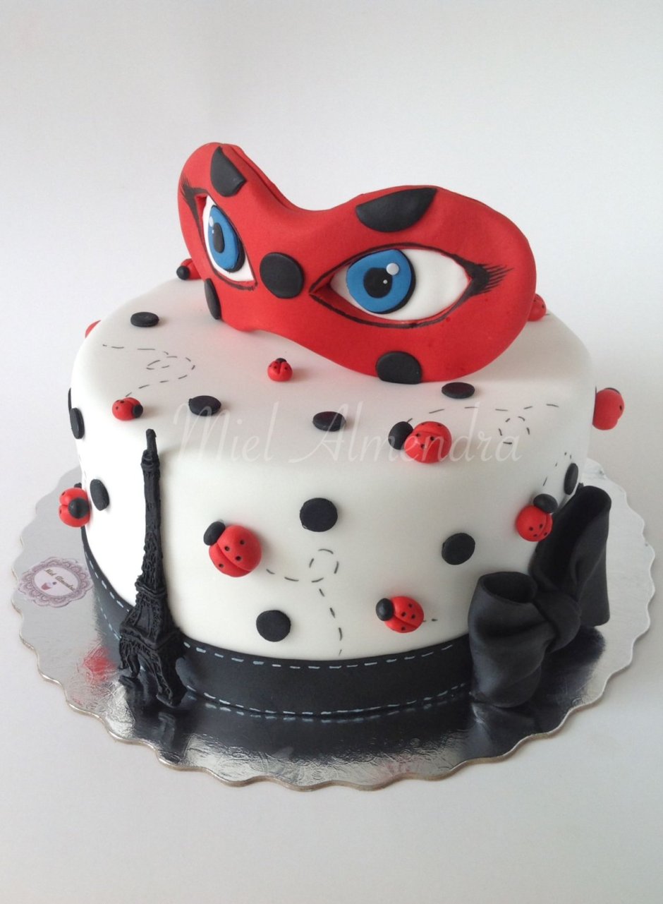 Торт Ladybug