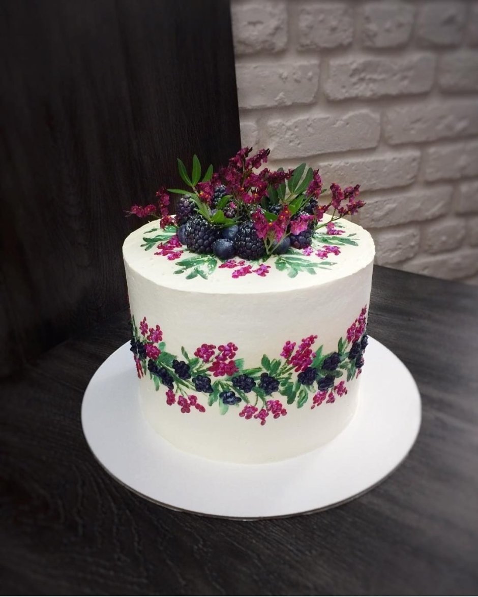Тортики с цветочками и вишня