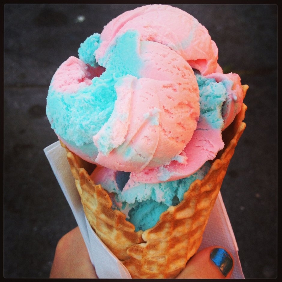 Розово голубое мороженое