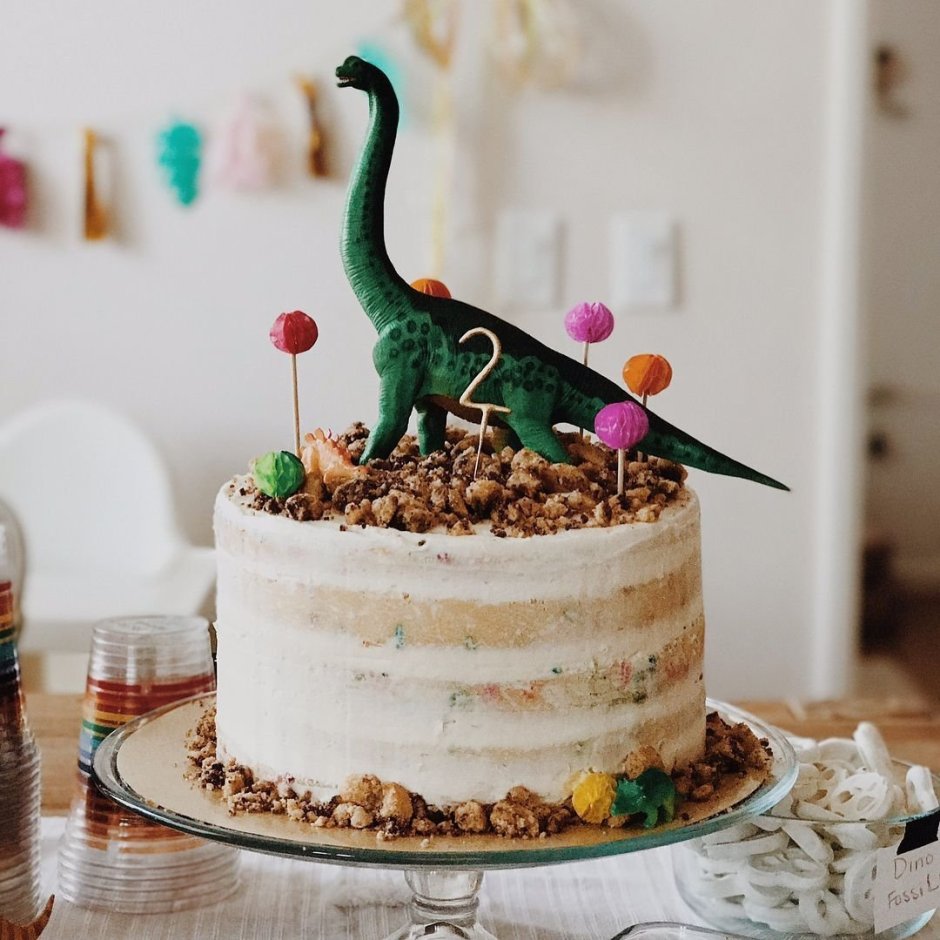Медовый торт с динозаврами