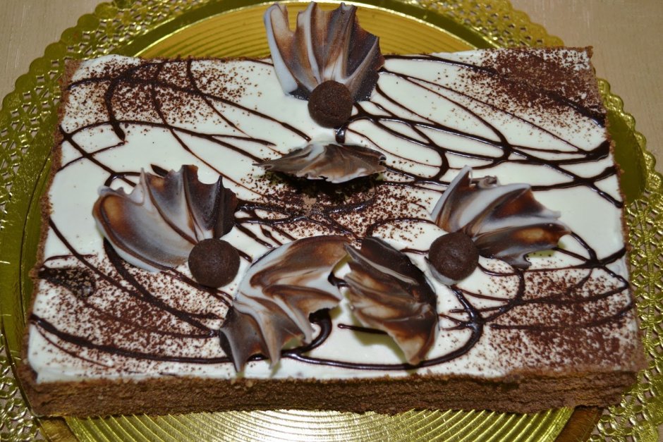 Украшение торта шоколадом