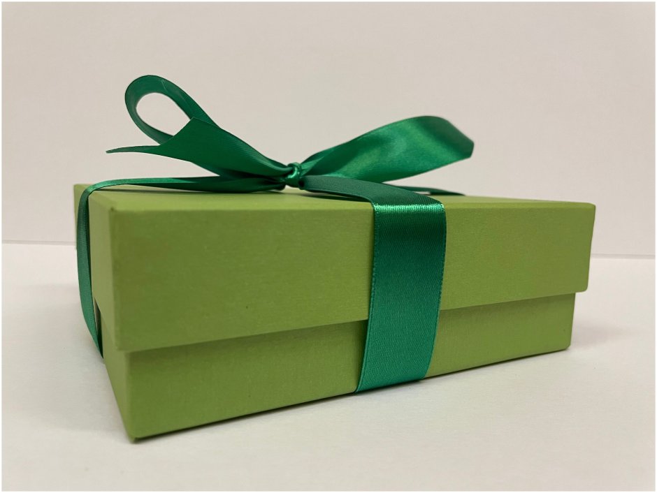 Подарок зеленая коробка