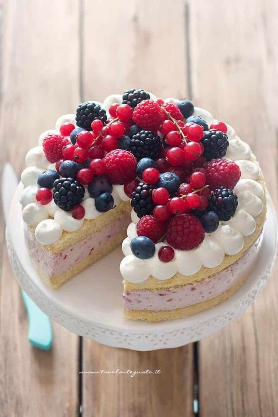 Торт чизкейк с ягодами
