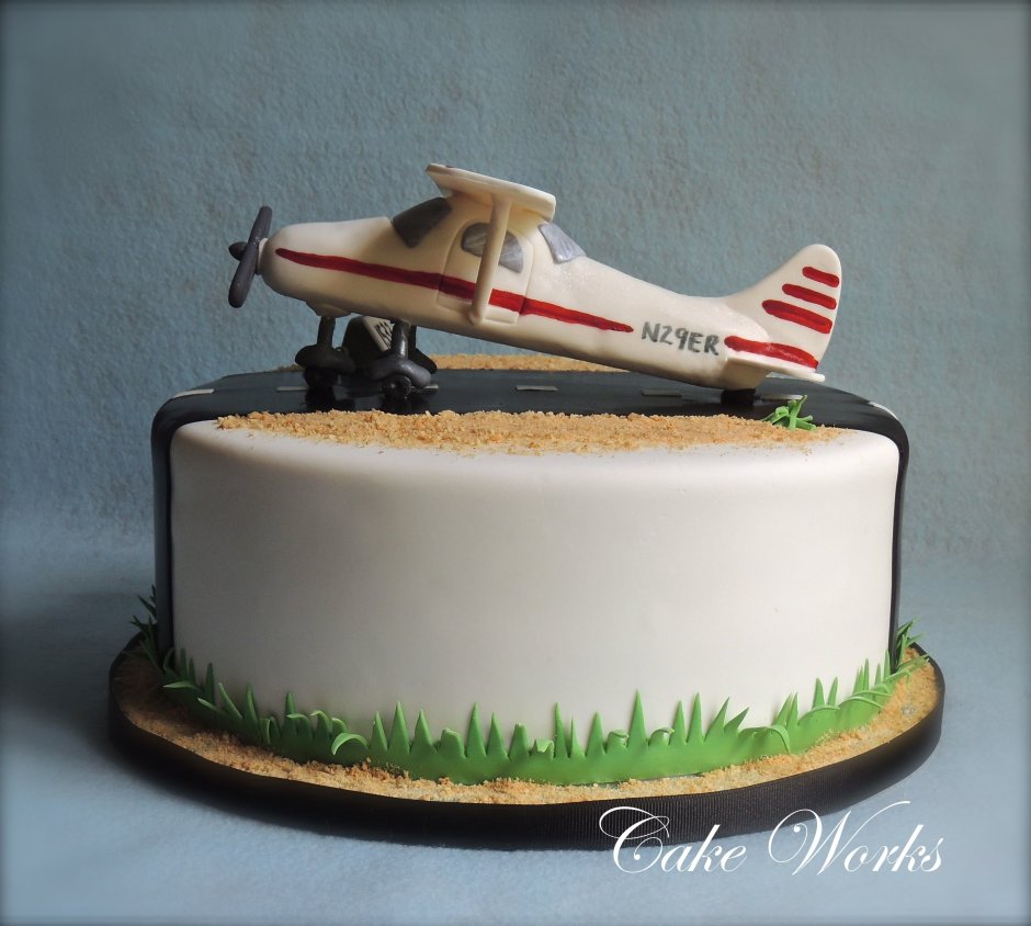 Торт с самолетом детский
