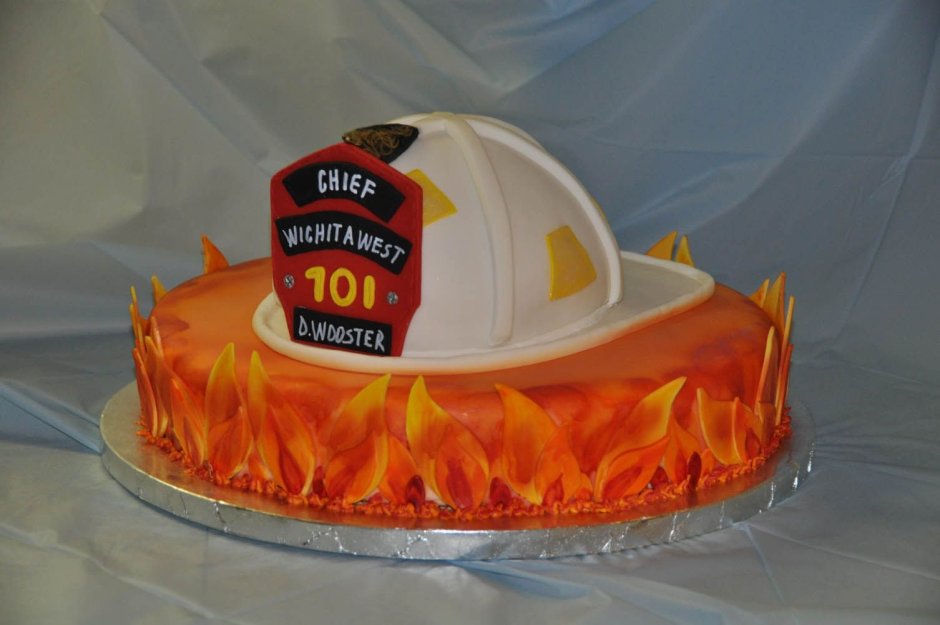 Торт пожарная каска