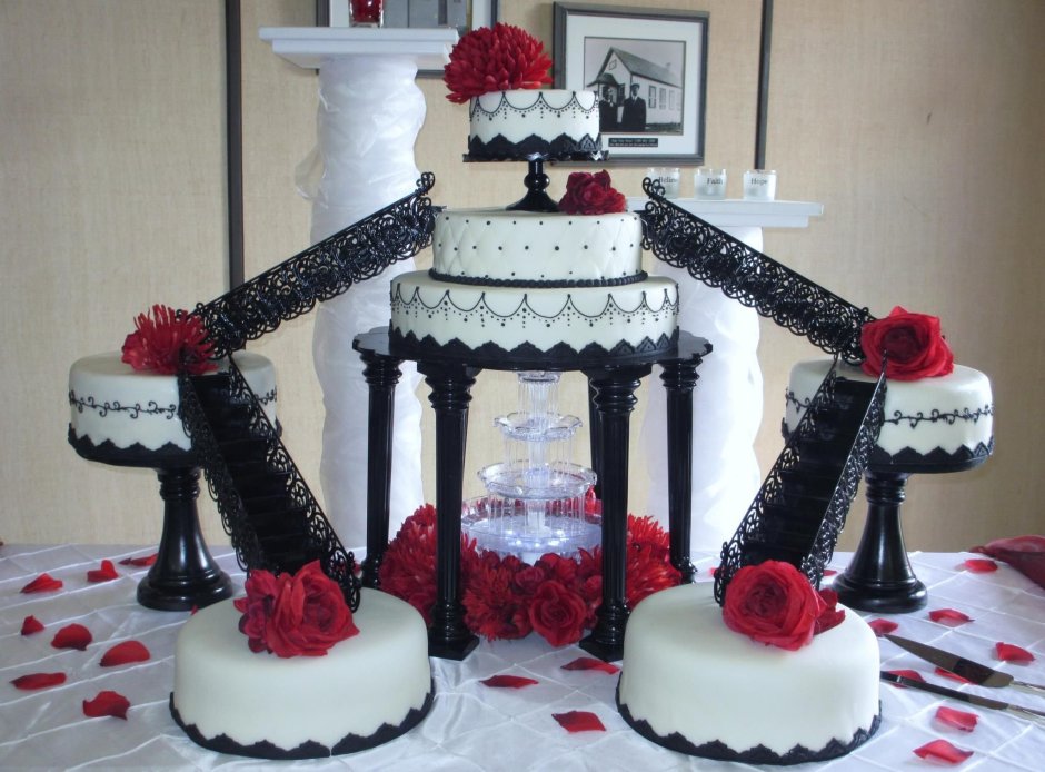 Торт свадебный красно черный огромный