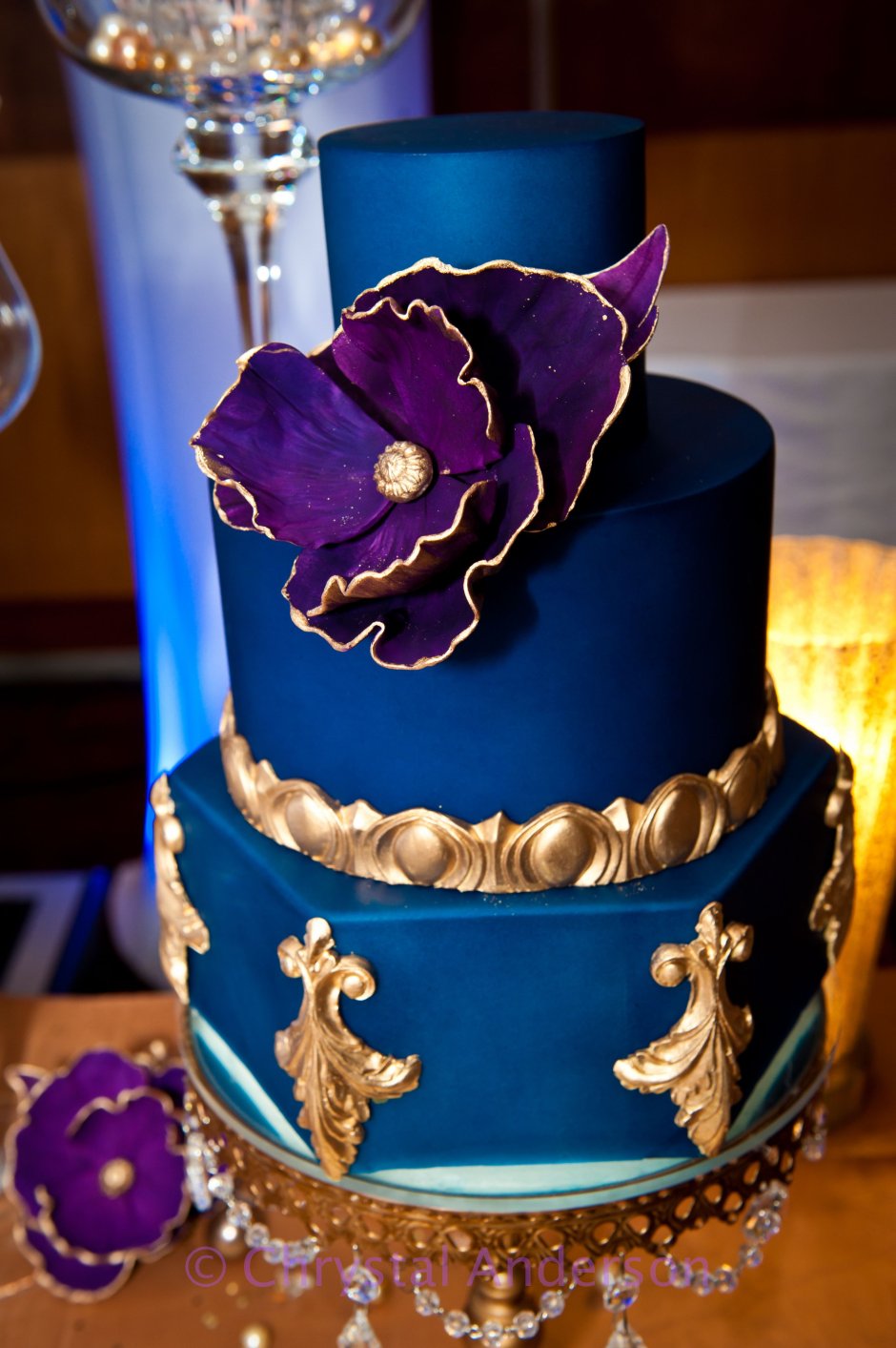 Свадебный торт синий с золотом