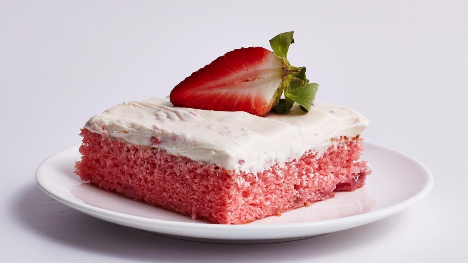 Чистый и новый Strawberry Cake