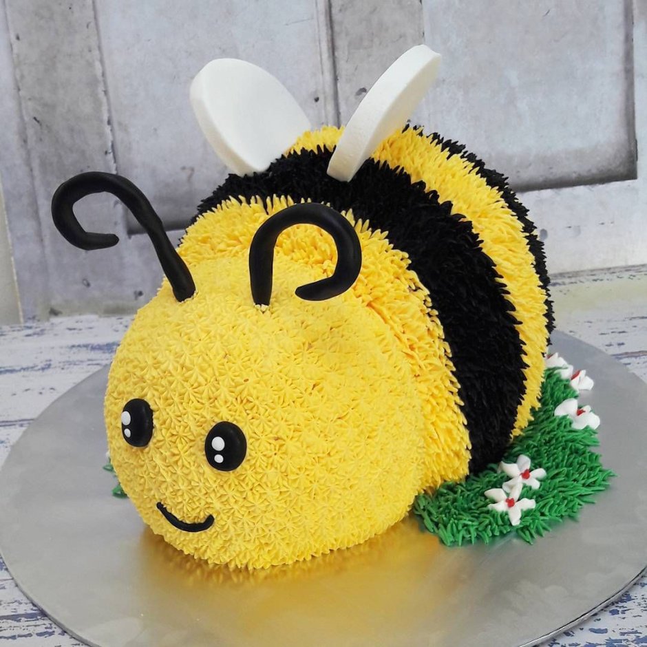 Торт в виде пчелки