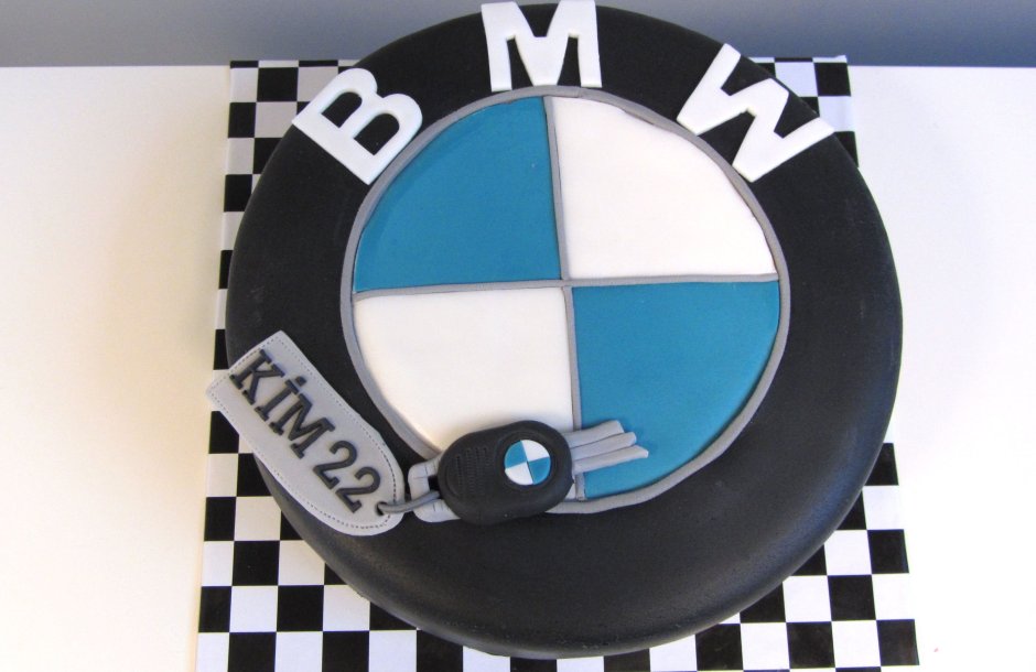 Торт с логотипом BMW