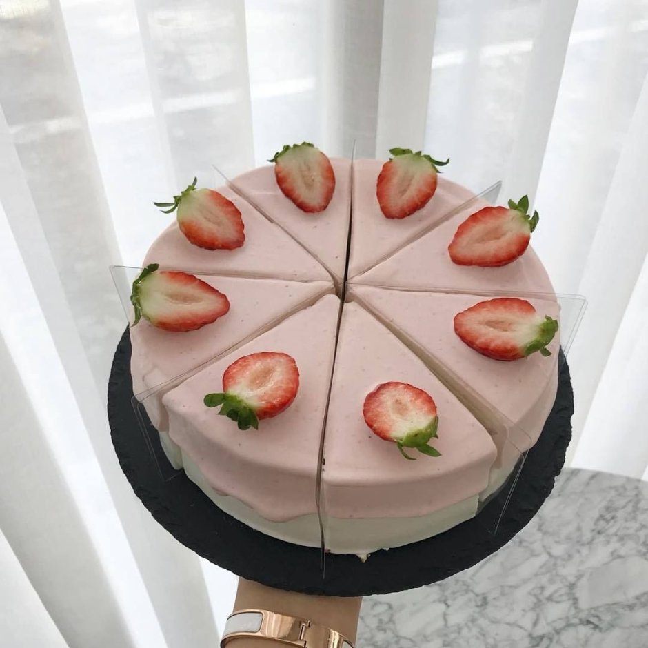 Розовый торт Эстетика