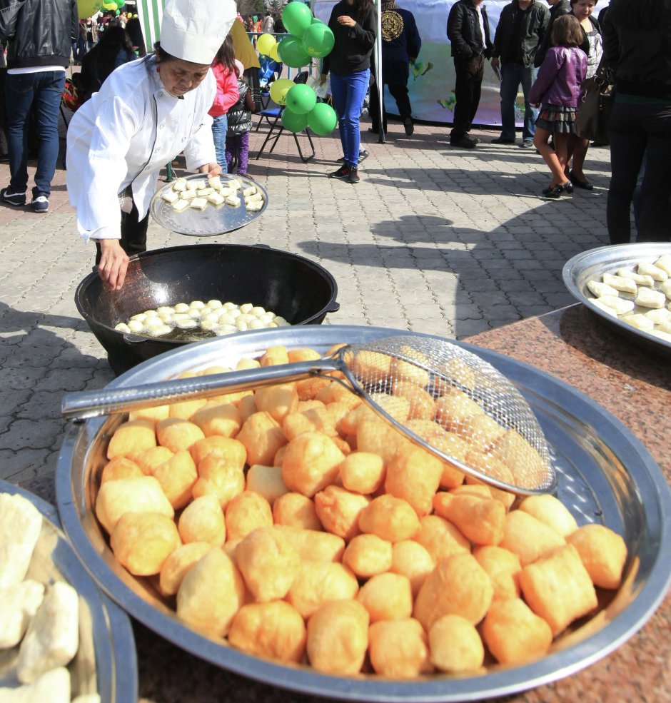 Национальное блюдо Казахстана баурсаки
