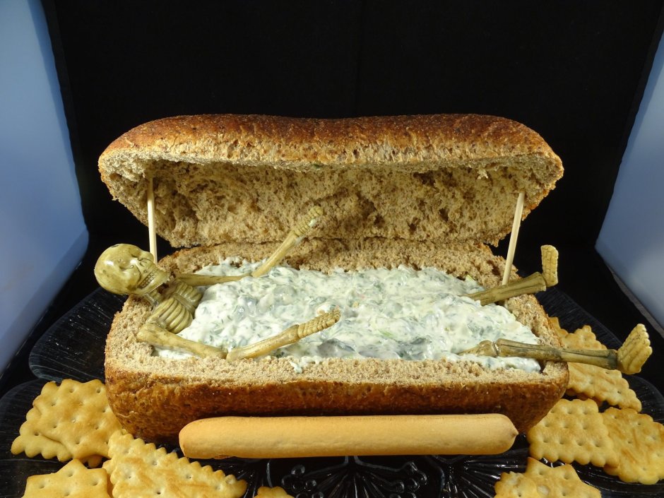Бутерброды в форме гроба