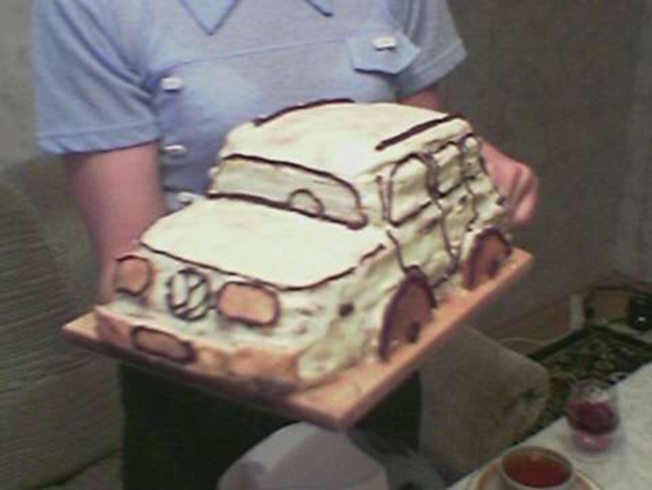 Торт машинка из медовых коржей