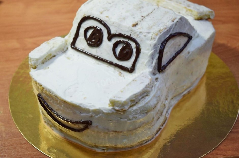 Торт машинка для мальчика из крема