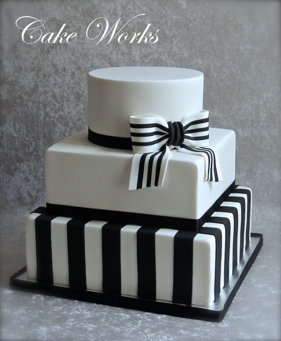 Черно белый квадратный торт