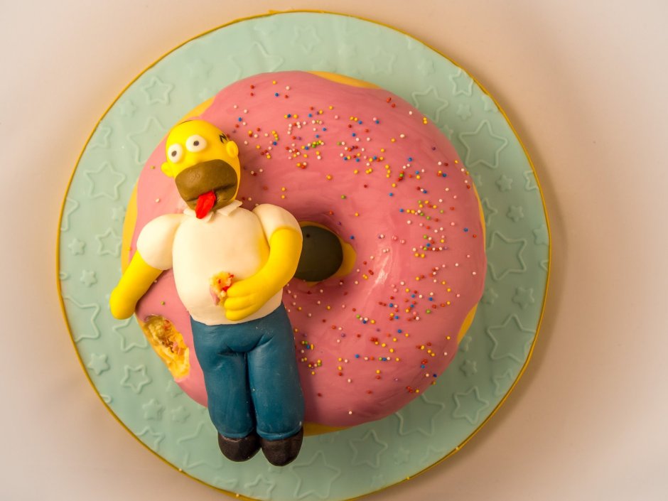 Торт с Гомером и пончиками