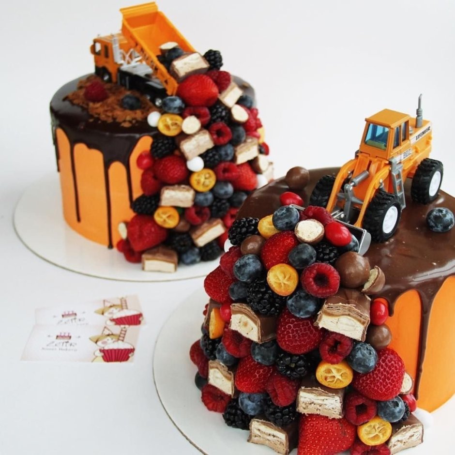 Декор торта с машинками