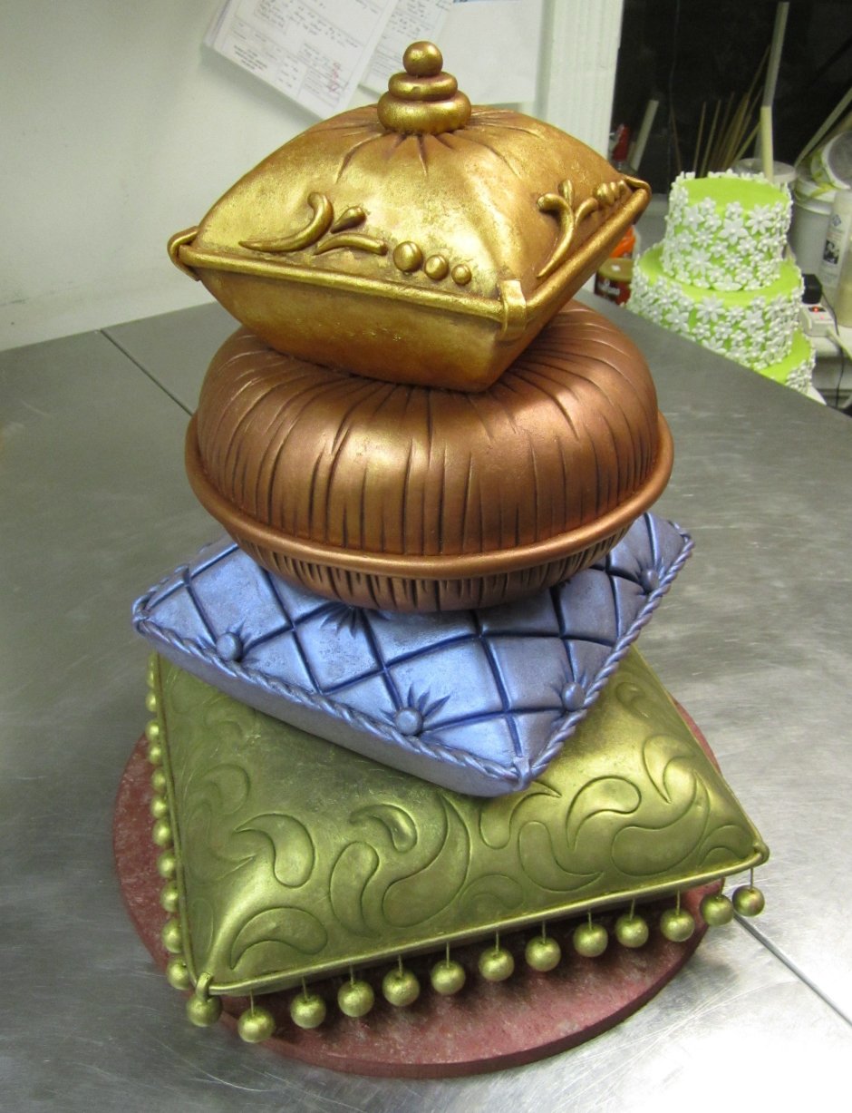 Торт подушка в Восточном стиле