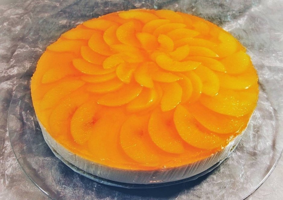 Творожный торт с персиками без выпечки