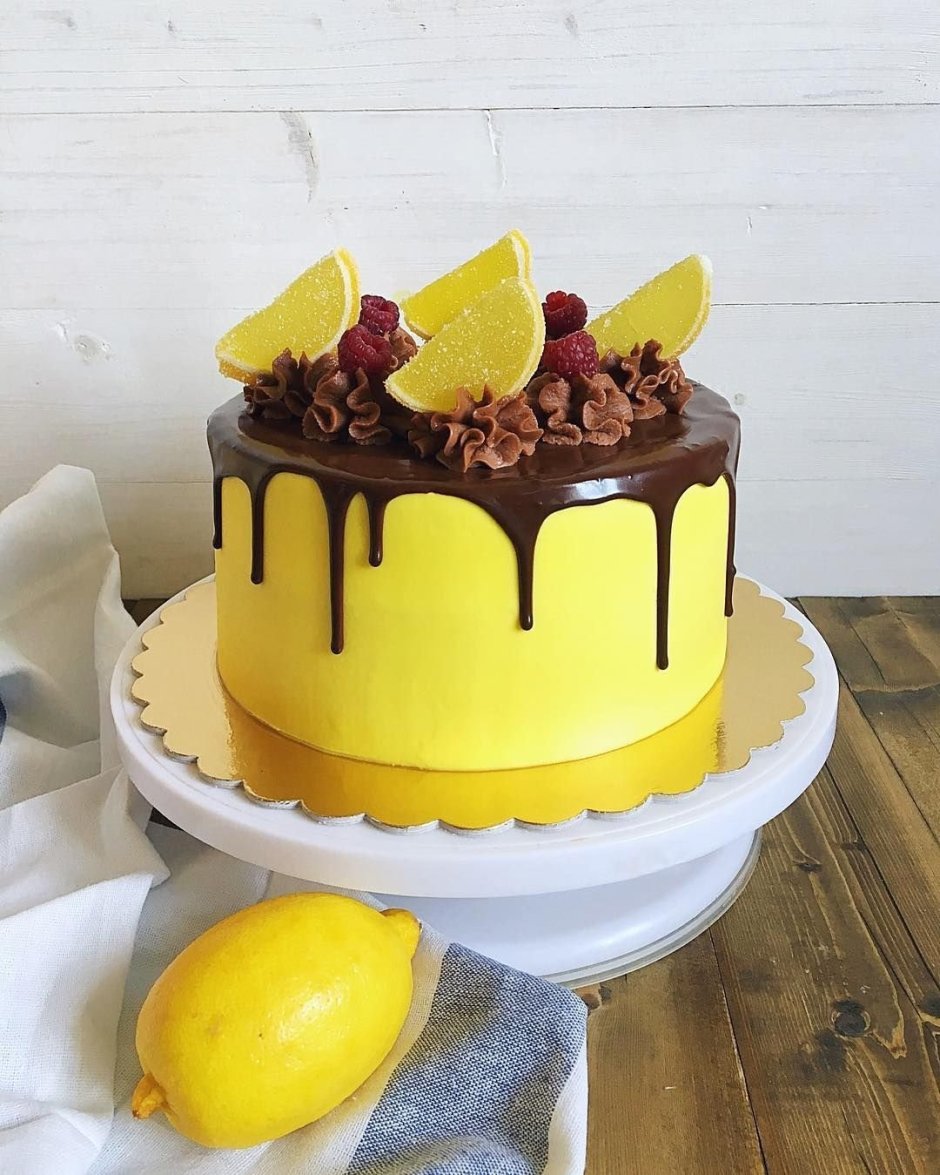 Желтый торт
