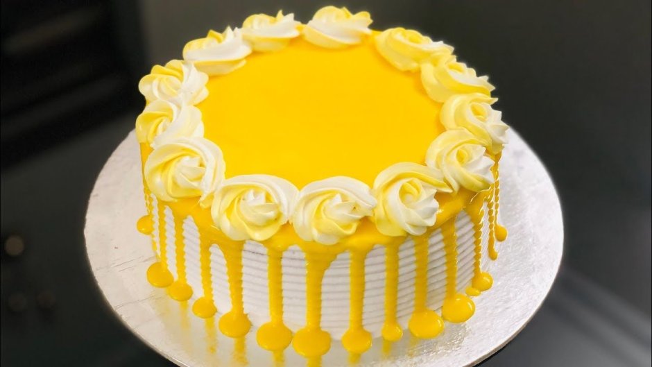 Ярко желтый торт