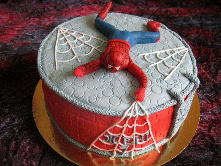 Торт с мастикой и Спайдерменом
