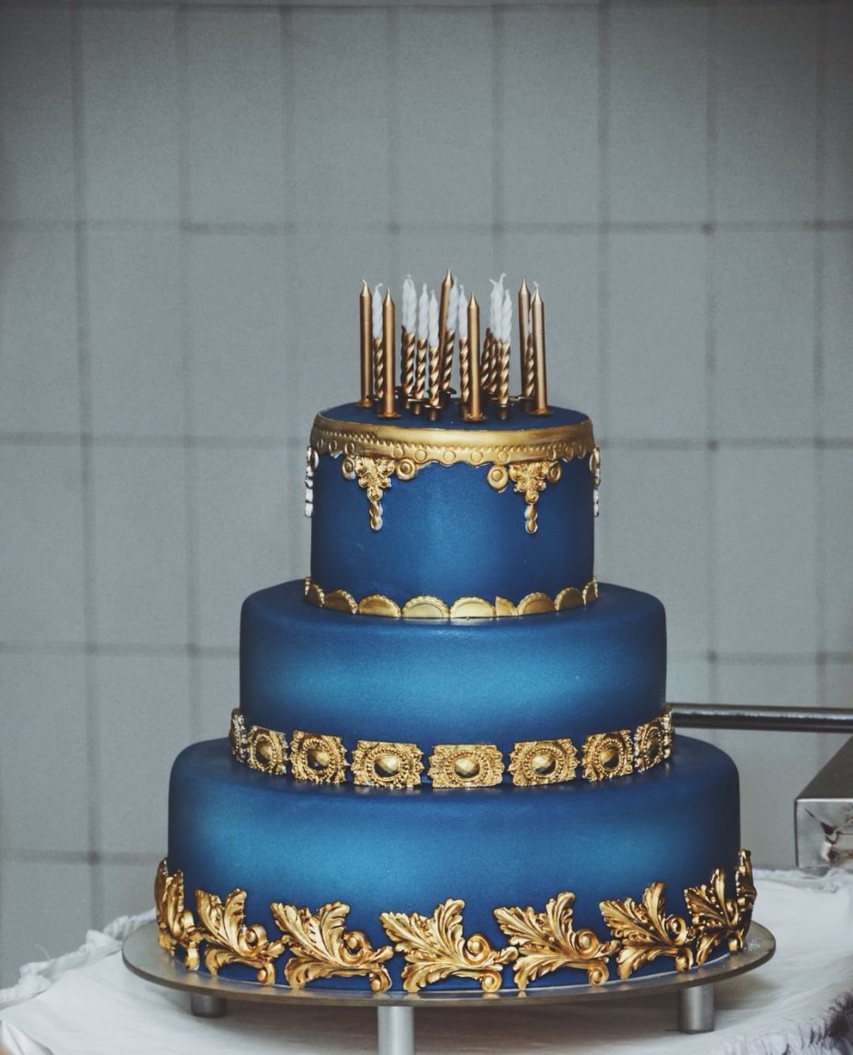 Торт золотой с голубым