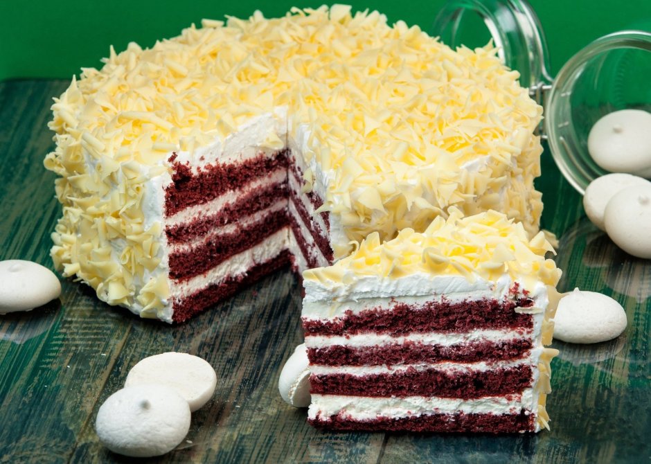 Торт с разными слоями