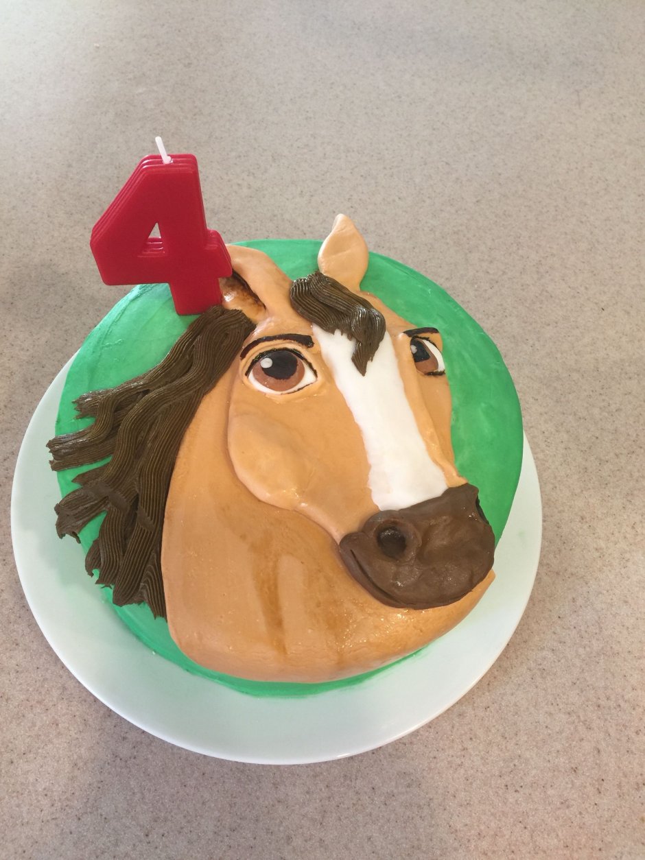 Торт с лошадкой спирит