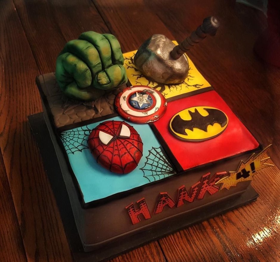 Квадратный торт с супергероями
