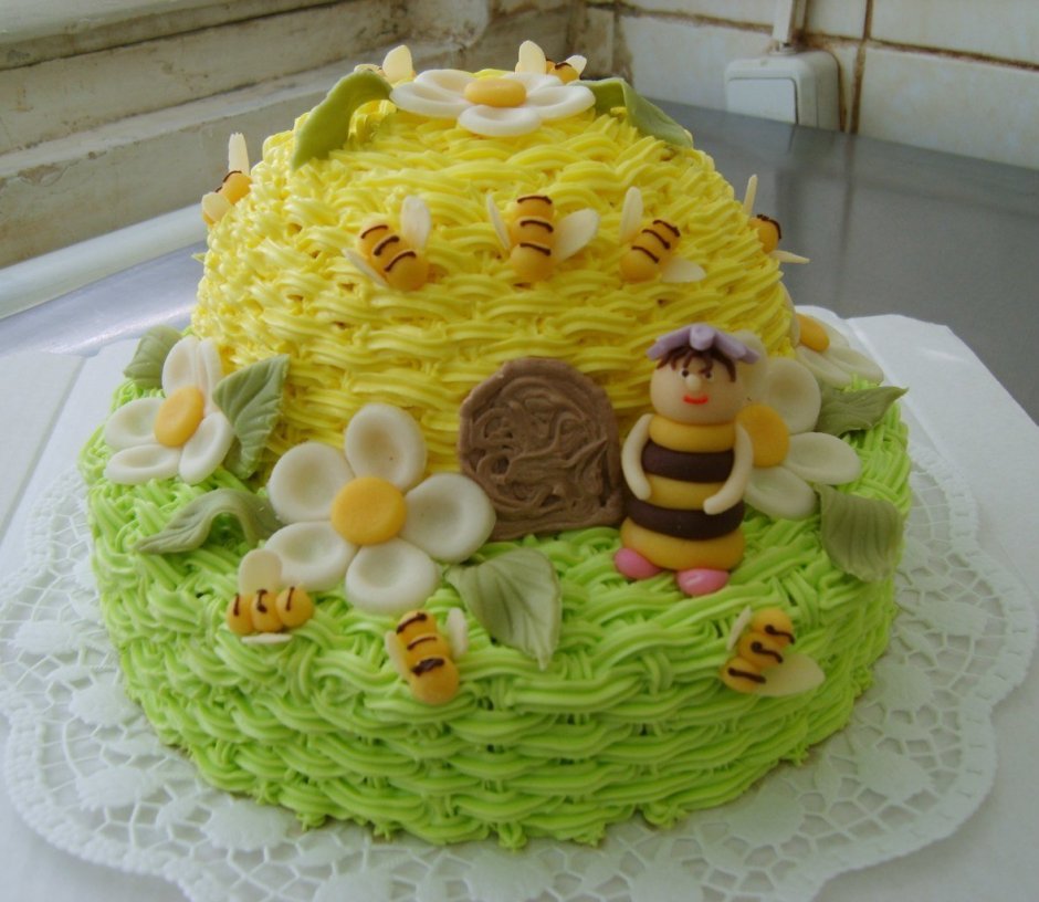 Торт улей с пчелами
