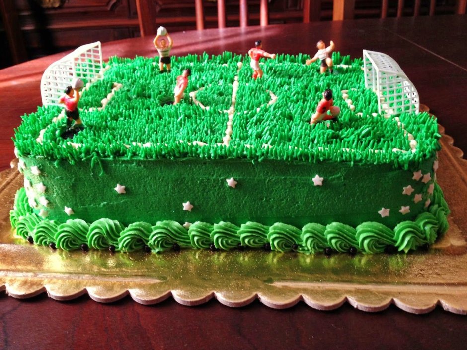 Торт футбольное поле из крема