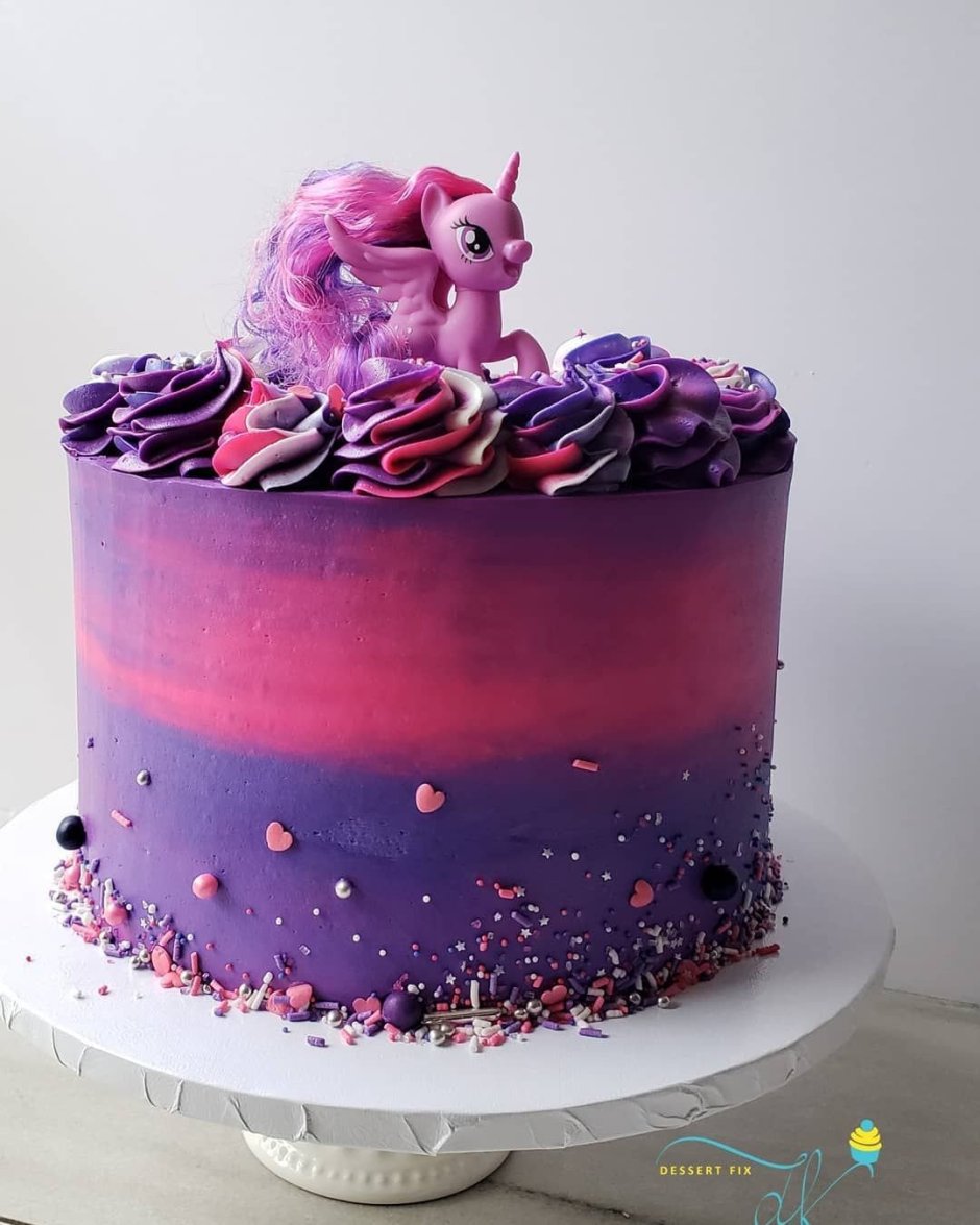Декор торта пони