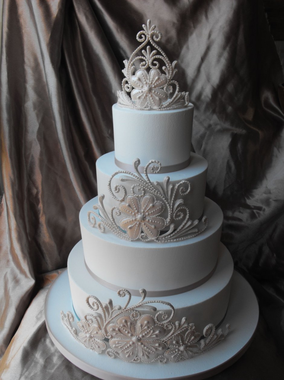 Торт свадебный украшенный с айсингом