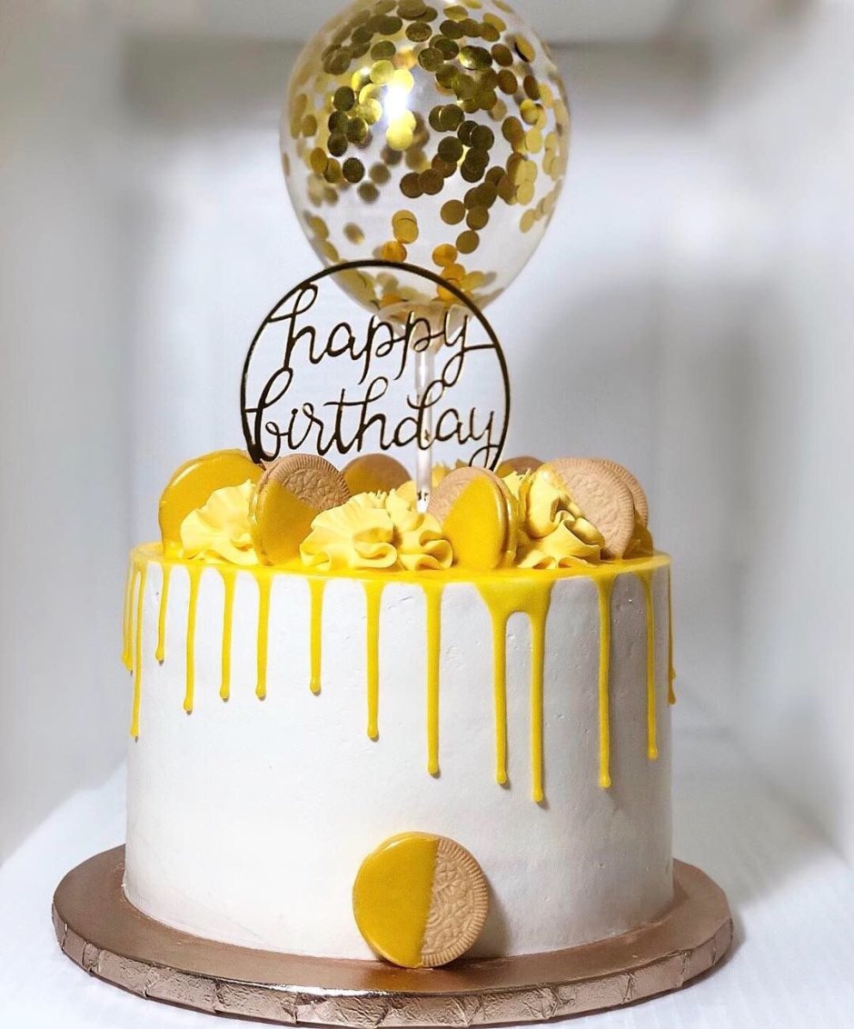 Жёлтый торт на день рождения